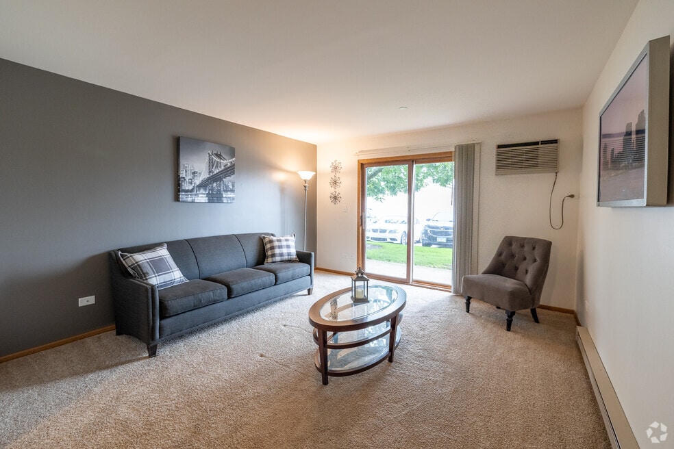 Patriot Prairie of Woodstock (FKA Prairie View), Woodstock, IL 60098 - photo 1