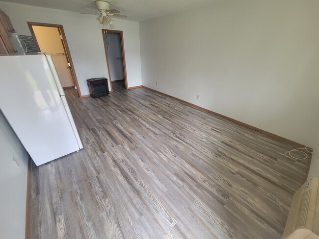 2222 32nd St S unit 1, La Crosse, WI 54601 - photo 2