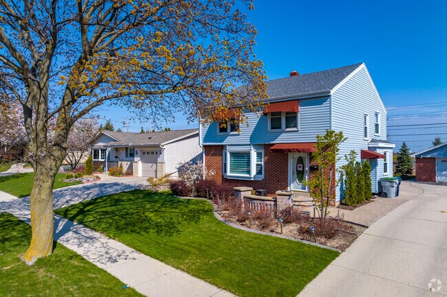 The average Clayton Crest home is valued at around $330,000 as of January 2024.