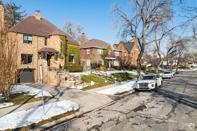 Row of classic craftsman style homes in the East Central neighborhood.