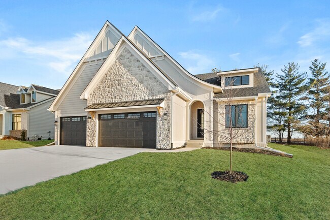 10468 Thorne Dr unit 36750232, Wdm, IA 50266 - photo 4