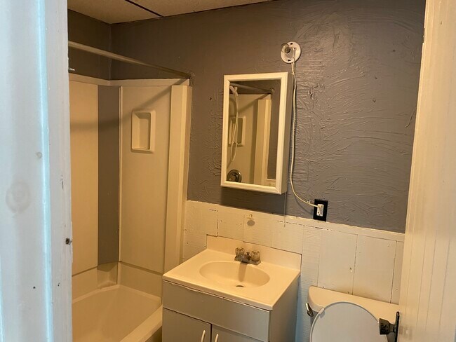 49 Greer Rd unit 49 A Greer Road, Goffstown, NH 03045 - photo 5