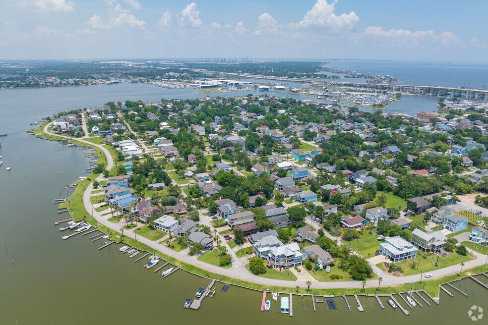 Neighborhood_Clear Lake Shores_V1_022224