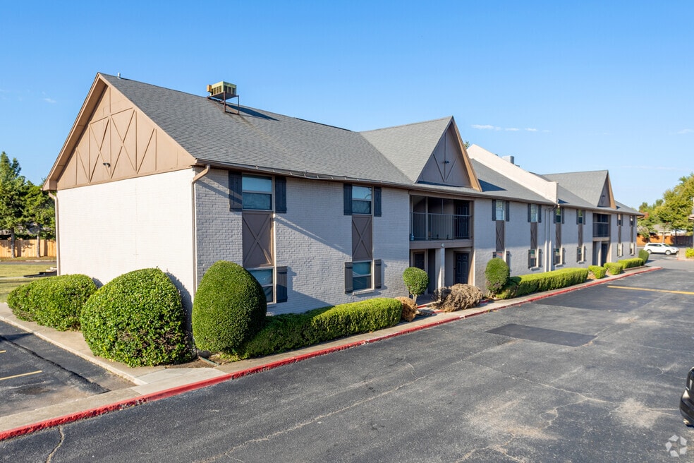 Esplanade By The Lake, Oklahoma City, OK 73132 - photo 1