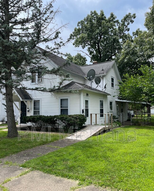 1019 S Ironwood Dr Unit 1, South Bend, IN 46615