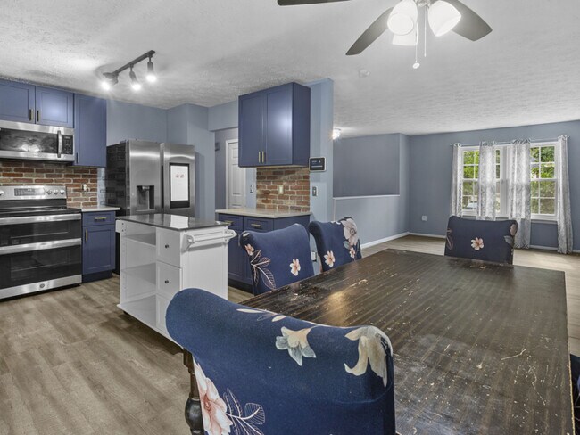 2007 Robert Bowie Dr, Upper Marlboro, MD 20774 - photo 5