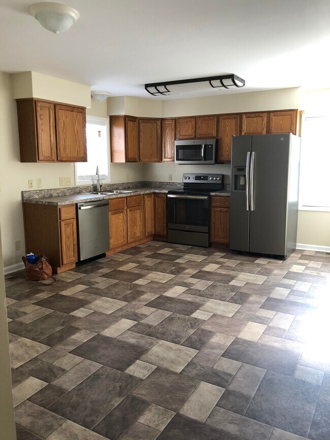 412 Filter Plant Rd unit B, Franklin, KY 42134 - photo 3