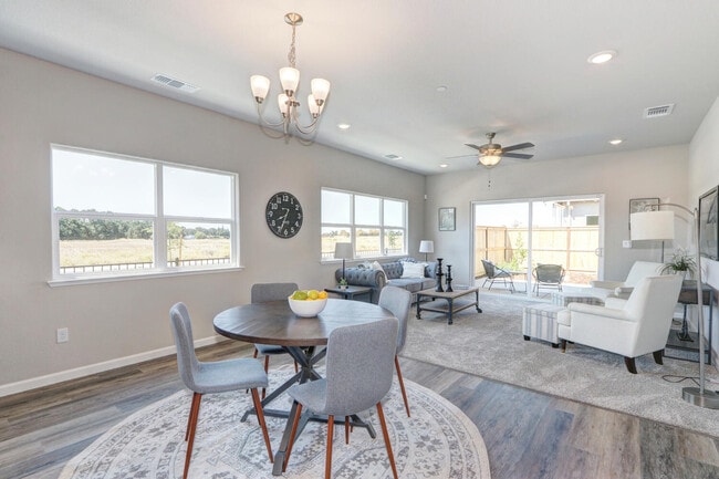 960 Dry Creek Road 1605-large-017-047-016-1500x1000-72dpi.jpg