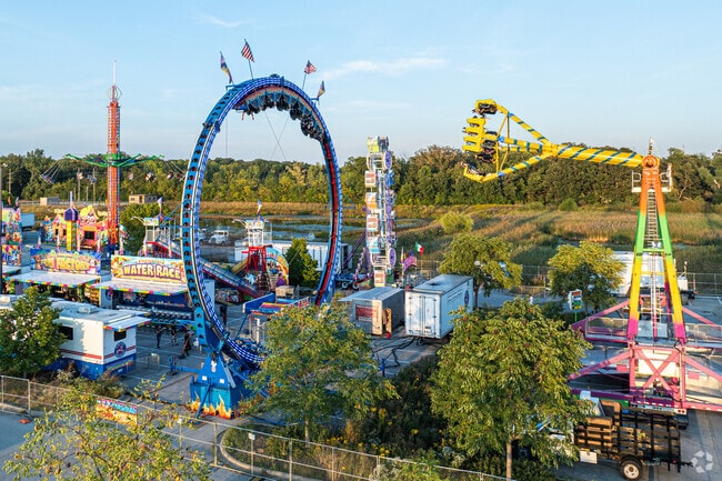 The Aurora Carnival takes place every year in September near University Neighbors.