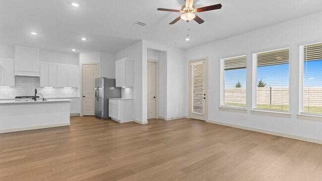 3211 Woodrose Orchard Dr unit 36206138, Pearland, TX 77581 - photo 4