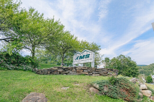 Killington Mountain School provides a well-rounded education and promotes academic excellence.