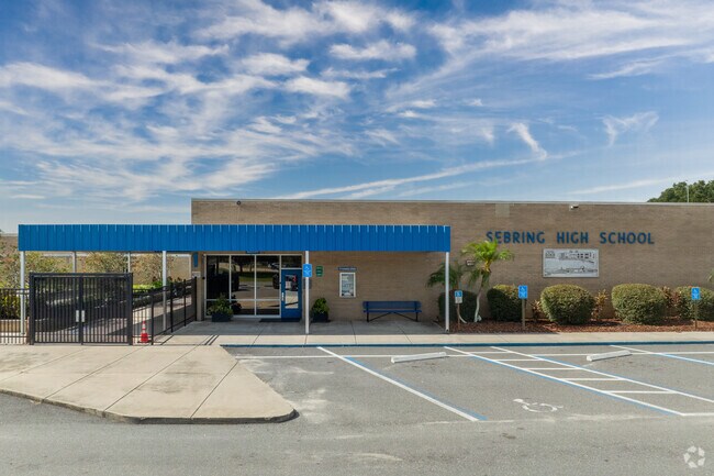 Sebring High School is a B rated school with over 1,600 studentws