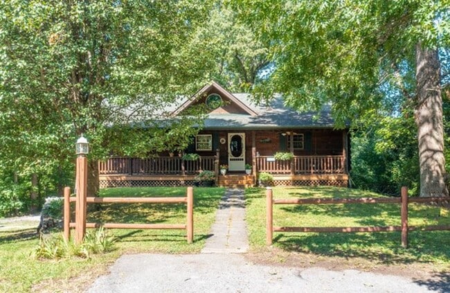 2420 Sylvan Glen Way, Pigeon Forge, TN 37863 - photo 2