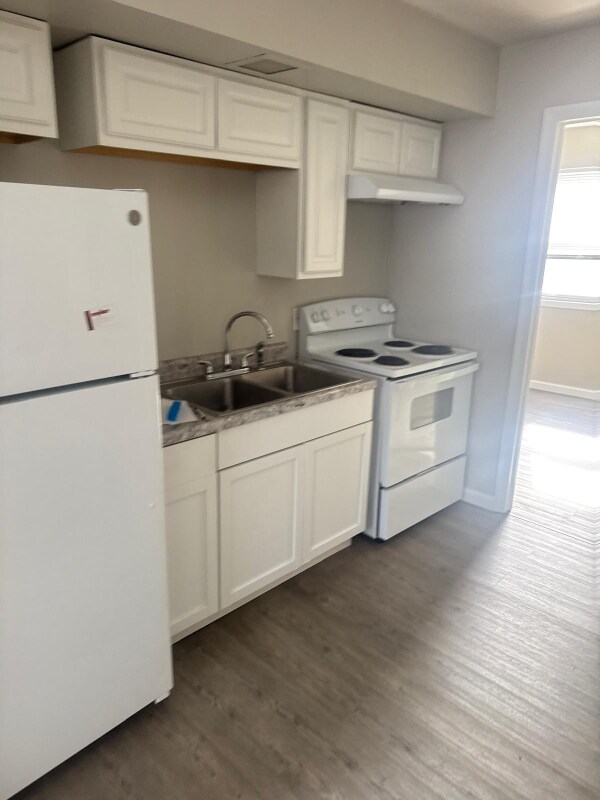 1328 Juniper Dr unit 8 - 2/1b, Rantoul, IL 61866 - photo 3