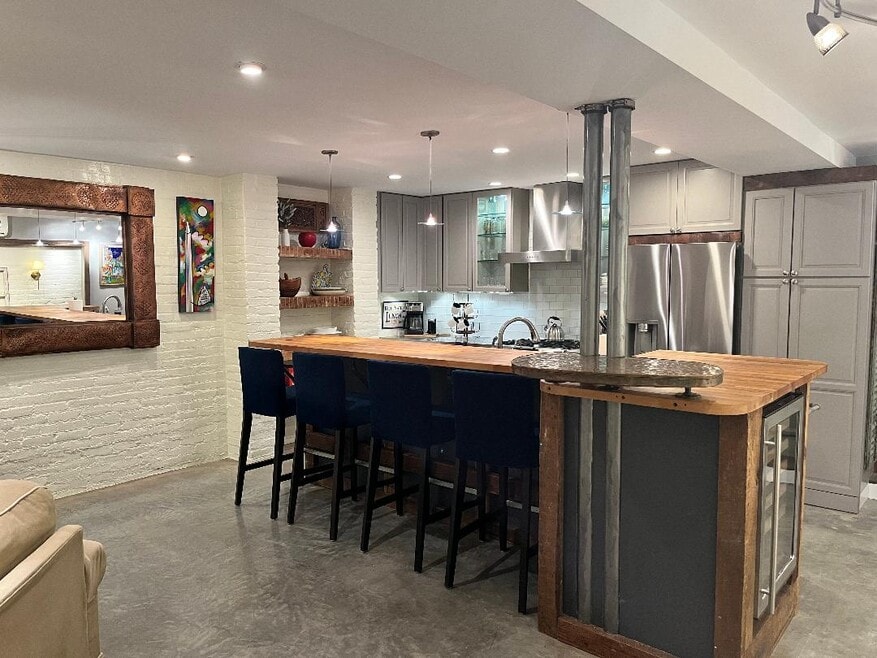 Kitchen-island seating