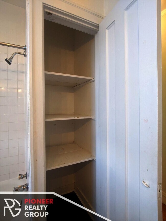 835 W Wolfram St unit 3, Chicago, IL 60657 - photo 5