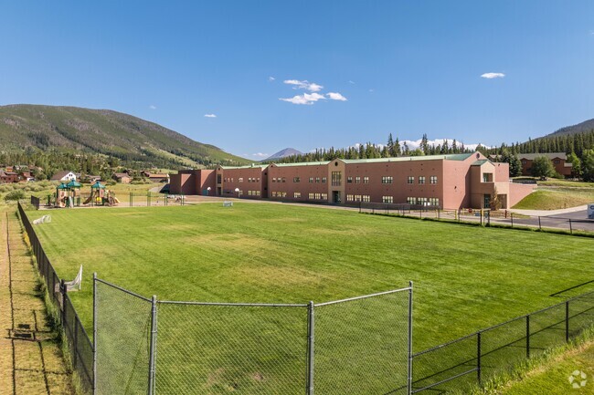 Summit Cove Elementary School.