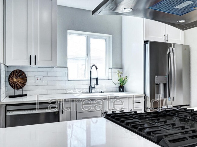 3033 Leyden St, Denver, CO 80207 - photo 7