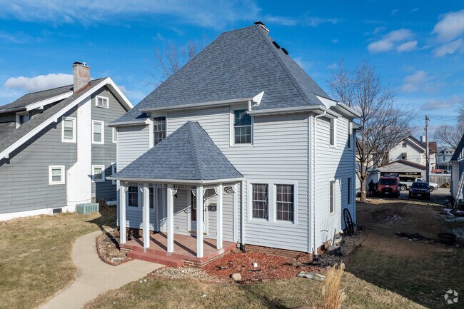 Not all Foursquares look alike—this Uptown Moline home breaks the mold.