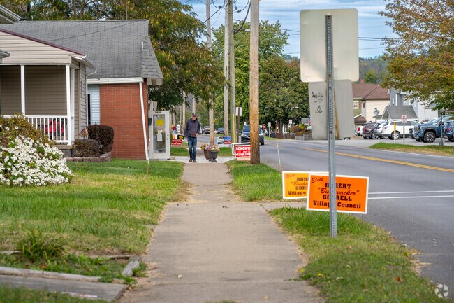 The neighborhood grid in Shadyside is extremely walkable.