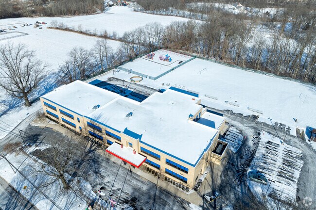 Chapel Hill Christian School- Green Campus is located in Akron, Ohio.