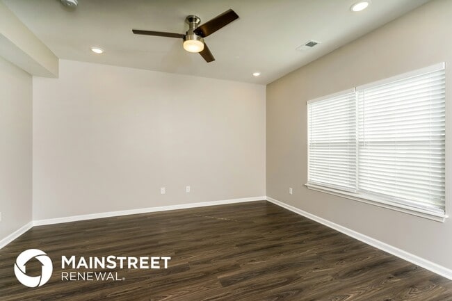 2924 Paddle Wheel Dr, Jeffersonville, IN 47130 - photo 6