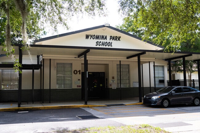 Wyomina Park Elementary School
entrance has a drop-off zone for students in Ocala, FL.