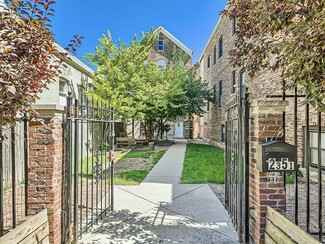 2351 S Whipple St Unit 3, Chicago, IL 60623