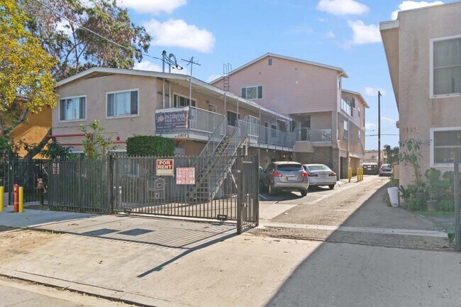 11808 Hart St unit 203, Los Angeles, CA 91605 - photo 2
