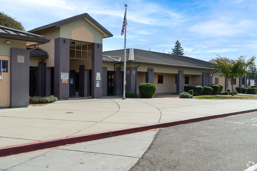 Maxine Hong Kingston Elementary School serves students in the Lincoln Village community.