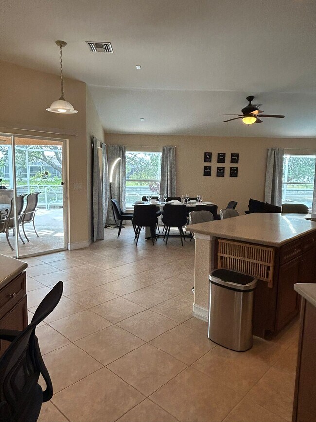 409 SW 8th St, Cape Coral, FL 33991 - photo 4