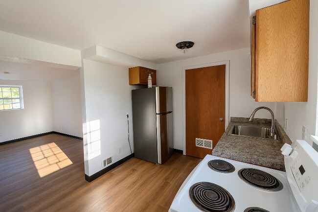 126 Reed St unit 2, Toledo, OH 43605 - photo 3