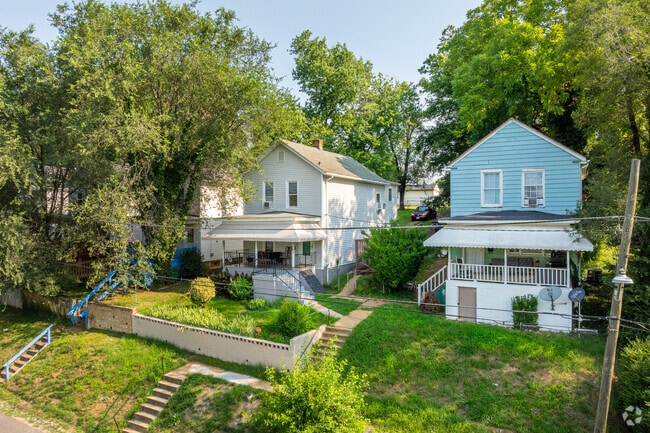 Workers cottages are prevalent in Loudon-Melrose with a working-class neighborhood.