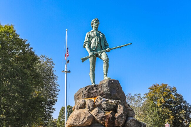 Minuteman monument in Battle Green is a historic hotspot near Countryside.