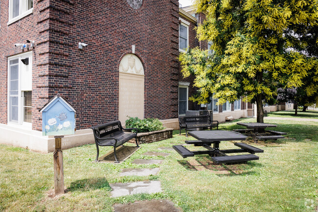 The reading garden at the Anna C. Scott School in Leonia, NJ.