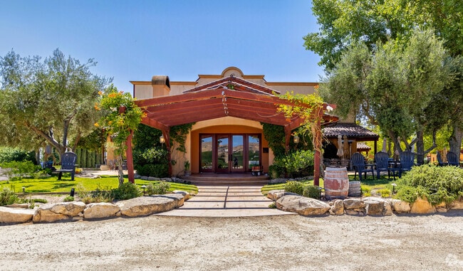 Four Sisters Winery is a beautiful place to relax San Miguel Paso Robles.