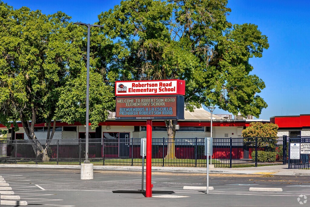 Welcome to Robertson Road  Elementary School in Rouse Modesto, Ca.