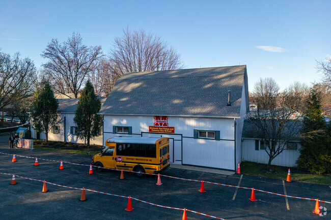 Mohawk Country Day School offers bussing.