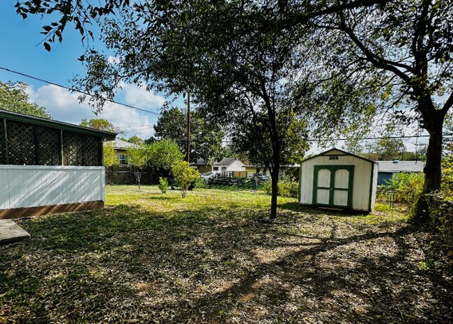 458 Anton Dr, San Antonio, TX 78223 - photo 3