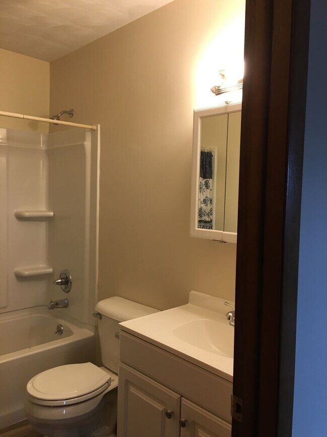 805 Mitchell Ave unit . 8, Beverly, OH 45715 - photo 5