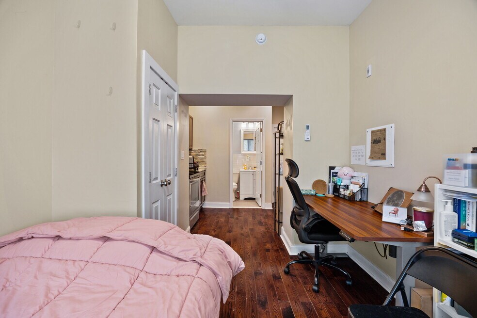 4633 Walnut St unit B, Philadelphia, PA 19139 - photo 1