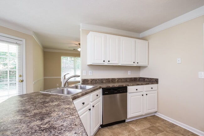 1715 Heatherton Rd, Dacula, GA 30019 - photo 4