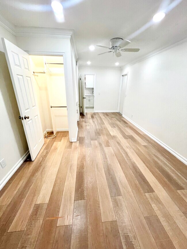 16871 Canyon Ln, Huntington Beach, CA 92649