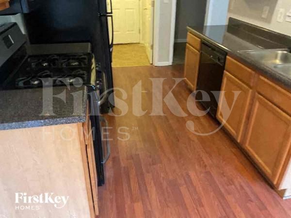 736 Shadow Lake Dr, Lithonia, GA 30058 - photo 6