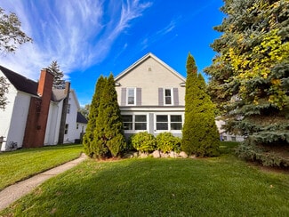 727 Emerald Ave NE, Grand Rapids, MI 49503