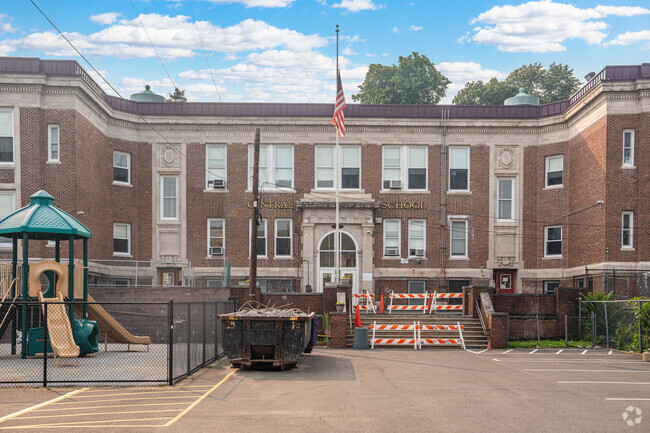 Students can attend Central Elementary School in Orange.