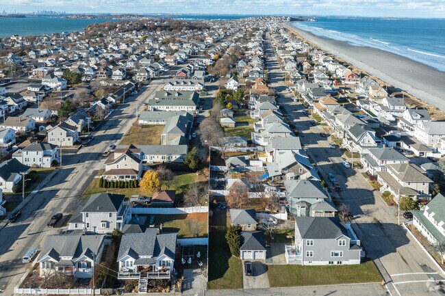 Waveland is a residential enclave on the Massachusetts Bay side of the Hull peninsula.