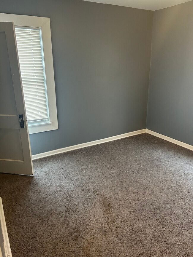 14557 Strathmoor St unit Bottom unit, Detroit, MI 48227 - photo 6