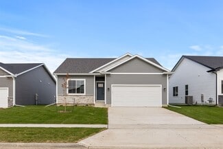 1065 NW Yorktown Dr, Waukee, IA 50263