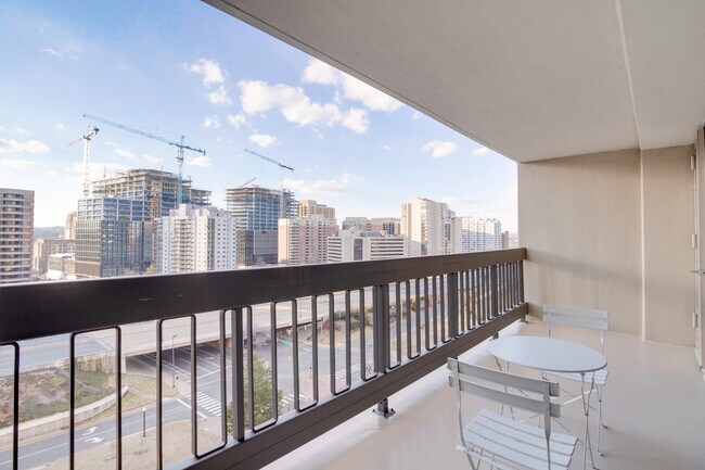 1515 Richmond Hwy unit ID8292A, Arlington, VA 22202 - photo 3